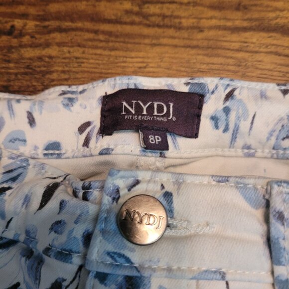 NYDJ Jeans Womens 8 P Floral Capri Mid Rise Cuffed Lift Tuck Tech Tummy Control - Picture 3 of 12